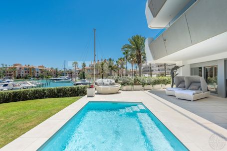 Super Apartment on a single floor in the Pier1 building, Sotogrande Marina
