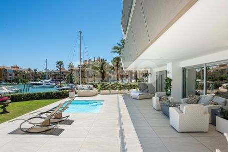 Super Apartment on a single floor in the Pier1 building, Sotogrande Marina