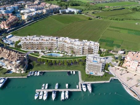 Super Apartment on a single floor in the Pier1 building, Sotogrande Marina
