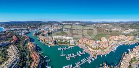 Super Apartment on a single floor in the Pier1 building, Sotogrande Marina