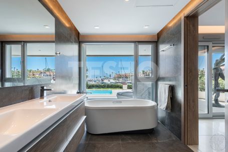 Super Apartment on a single floor in the Pier1 building, Sotogrande Marina
