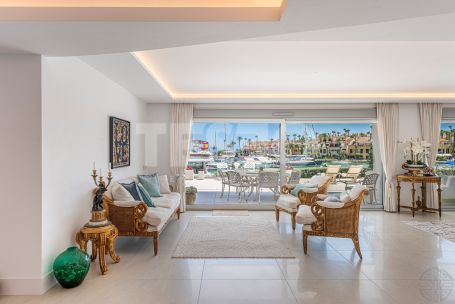 Super Apartment on a single floor in the Pier1 building, Sotogrande Marina