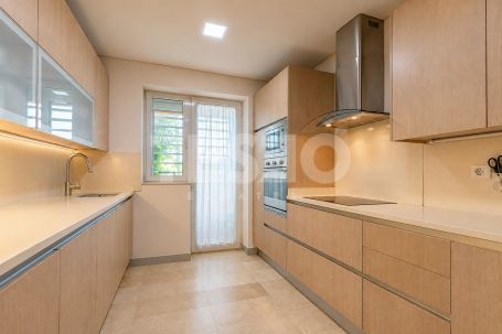Spacious Ground Floor 3-Bedroom Apartment in Ribera del Marlin, Sotogrande Marina, with Private Garden