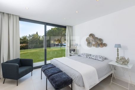 Luxuriöse moderne Villa in Zone D in Sotogrande zu verkaufen