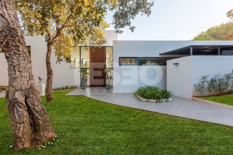 Luxury contemporary Villa in Zona D in Sotogrande for sale