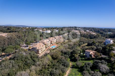 Magnificent apartment located in the exclusive urbanization Mirador del Golf