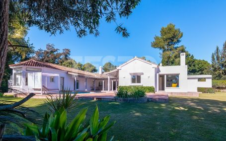 Villa für Langzeitmiete in Reyes y Reinas, Sotogrande Costa