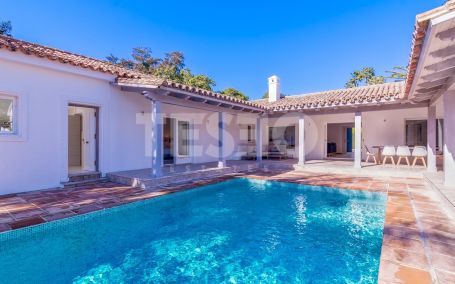 Villa für Langzeitmiete in Reyes y Reinas, Sotogrande Costa