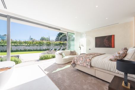 VILLA UNIQUE - BEAUTIFUL MODERN VILLA IN SOTOGRANDE ALTO