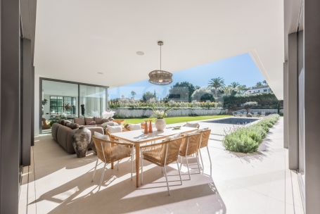 VILLA UNIQUE - BEAUTIFUL MODERN VILLA IN SOTOGRANDE ALTO