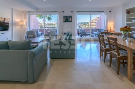 Duplex Frente al Puerto Deportivo en Ribera del Arlequín, Sotogrande