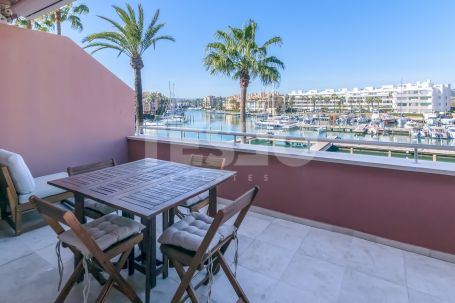 Duplex Frente al Puerto Deportivo en Ribera del Arlequín, Sotogrande