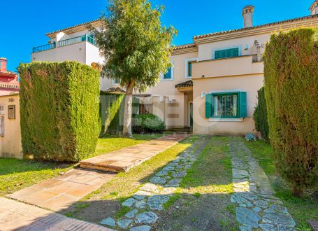 Semi-Detached Townhouse for Sale in El Casar, Sotogrande