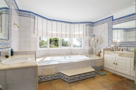 Luxury Villa with Sea Views in Sotogrande Alto, Cadiz