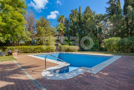 Very well located villa in Sotogrande Costa with a lot of potential.