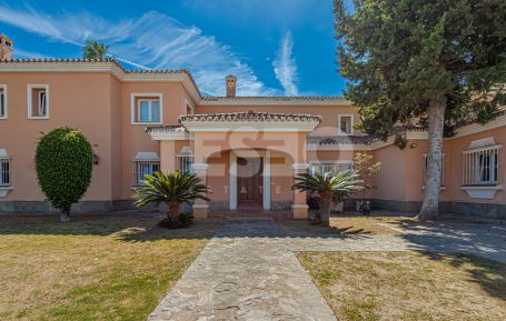 Villa à vendre dans Kings and Queens, Sotogrande Costa