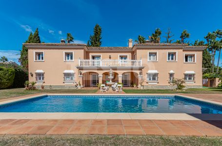 Villa zum Verkauf in Kings and Queens, Sotogrande Costa