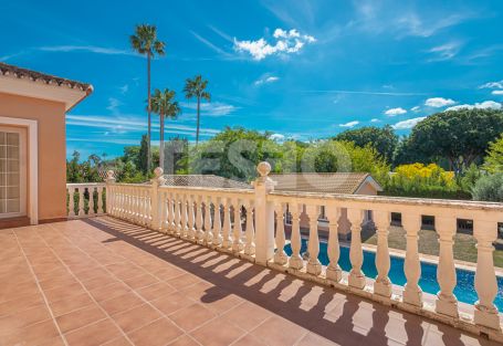 Villa zum Verkauf in Kings and Queens, Sotogrande Costa