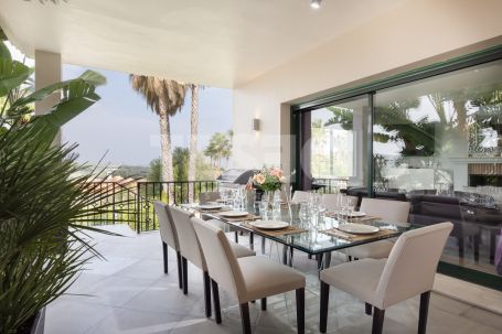 4 Schlafzimmer Villa in Sotogrande Alto, die Andalucian Eleganz und Komfort verkörpert.