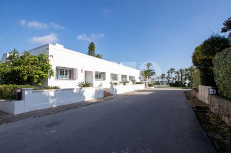 Single-Family Home by the Golf Course and Beach in the Golf Bungalows