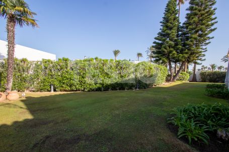 Single-Family Home by the Golf Course and Beach in the Golf Bungalows