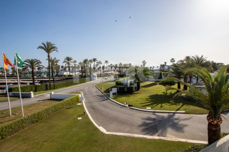 Single-Family Home by the Golf Course and Beach in the Golf Bungalows