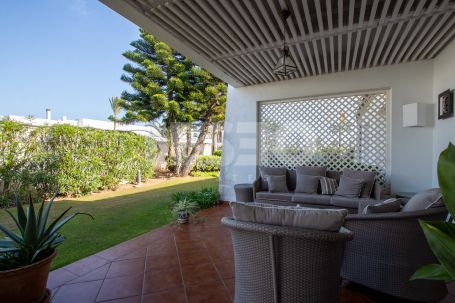 Single-Family Home by the Golf Course and Beach in the Golf Bungalows