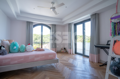 Exclusive luxury villa in La Reserva, Sotogrande, with panoramic views and premium equipment