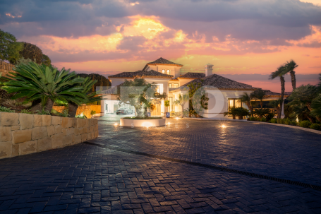 Exclusive luxury villa in La Reserva, Sotogrande, with panoramic views and premium equipment