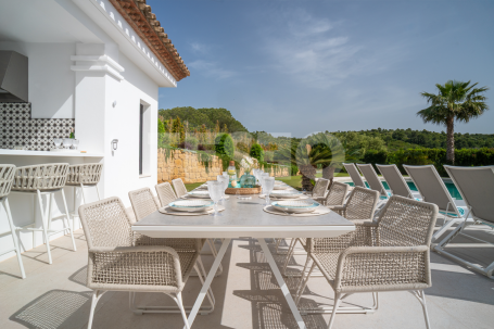 Exclusive luxury villa in La Reserva, Sotogrande, with panoramic views and premium equipment
