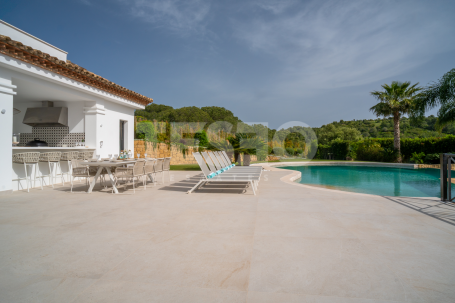 Exclusive luxury villa in La Reserva, Sotogrande, with panoramic views and premium equipment