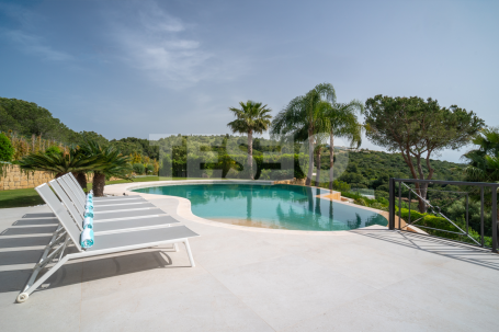 Exclusive luxury villa in La Reserva, Sotogrande, with panoramic views and premium equipment