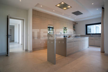 Exclusive luxury villa in La Reserva, Sotogrande, with panoramic views and premium equipment