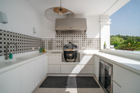 Exclusive luxury villa in La Reserva, Sotogrande, with panoramic views and premium equipment