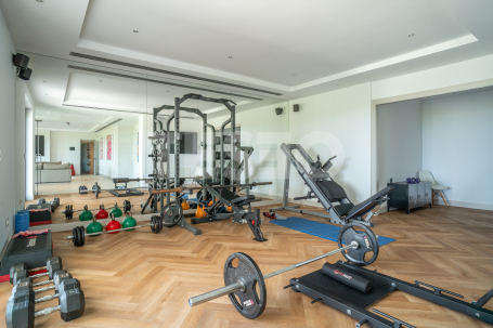 Exclusive luxury villa in La Reserva, Sotogrande, with panoramic views and premium equipment