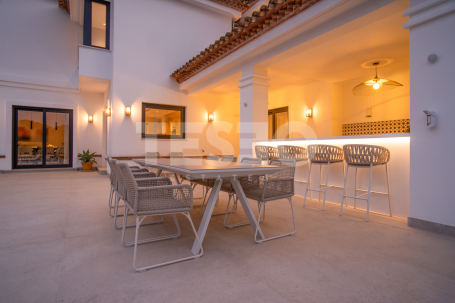Exclusive luxury villa in La Reserva, Sotogrande, with panoramic views and premium equipment