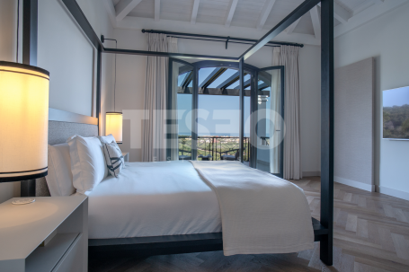 Exclusive luxury villa in La Reserva, Sotogrande, with panoramic views and premium equipment