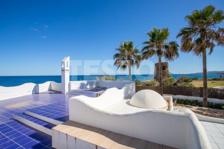 Villa de prestige en première ligne de plage à Chullera, Manilva