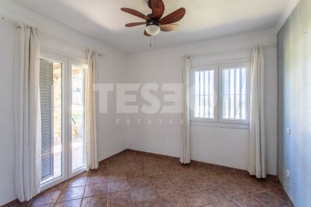 Villa de prestige en première ligne de plage à Chullera, Manilva