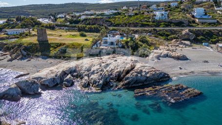 Villa de prestige en première ligne de plage à Chullera, Manilva