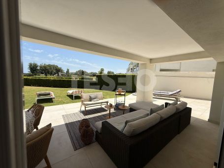 Exclusivo Apartamento en Planta Baja en Emerald Greens, San Roque
