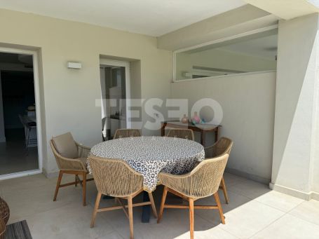 Exclusivo Apartamento en Planta Baja en Emerald Greens, San Roque