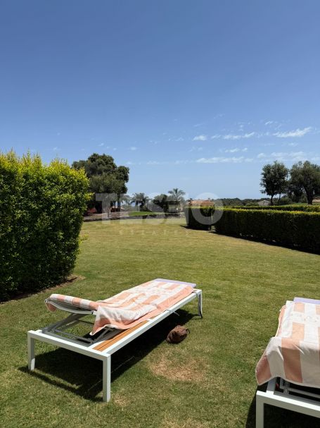 Exclusivo Apartamento en Planta Baja en Emerald Greens, San Roque