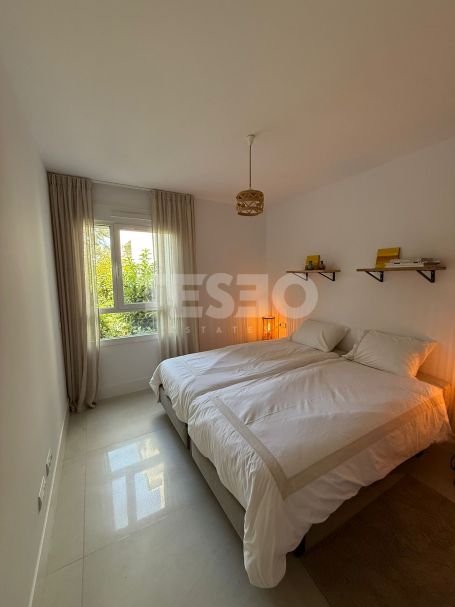 Exclusivo Apartamento en Planta Baja en Emerald Greens, San Roque