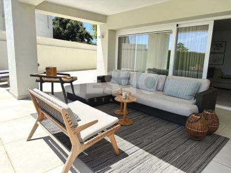 Exclusivo Apartamento en Planta Baja en Emerald Greens, San Roque