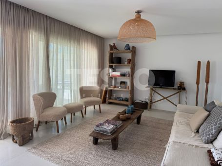 Exclusivo Apartamento en Planta Baja en Emerald Greens, San Roque