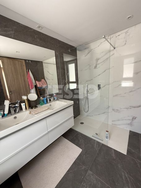 Exclusivo Apartamento en Planta Baja en Emerald Greens, San Roque