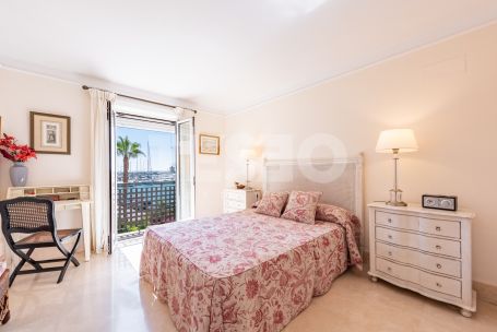 Apartamento de lujo con vistas panorámicas en Ribera del Gurami, Sotogrande Marina