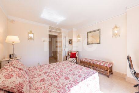 Apartamento de lujo con vistas panorámicas en Ribera del Gurami, Sotogrande Marina