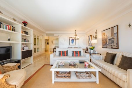 Apartamento de lujo con vistas panorámicas en Ribera del Gurami, Sotogrande Marina